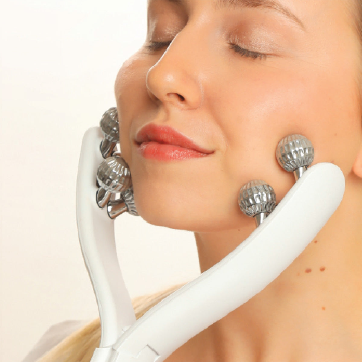 Cordless Face Lift Roller for Jawline & Neck