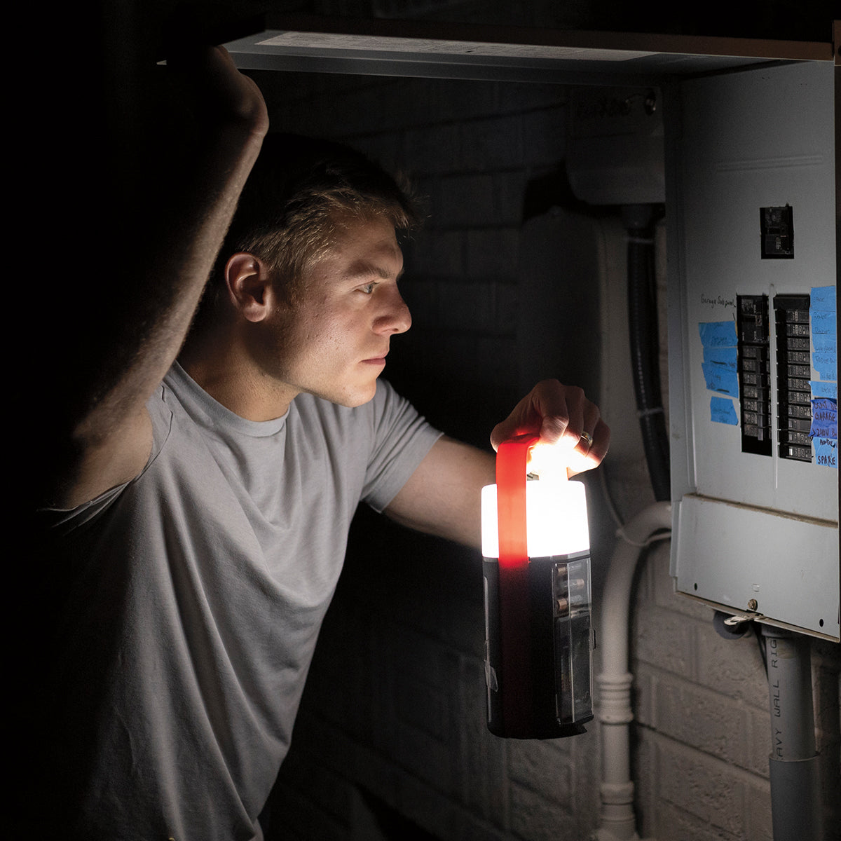1,000-Lumen Lantern with Battery Storage