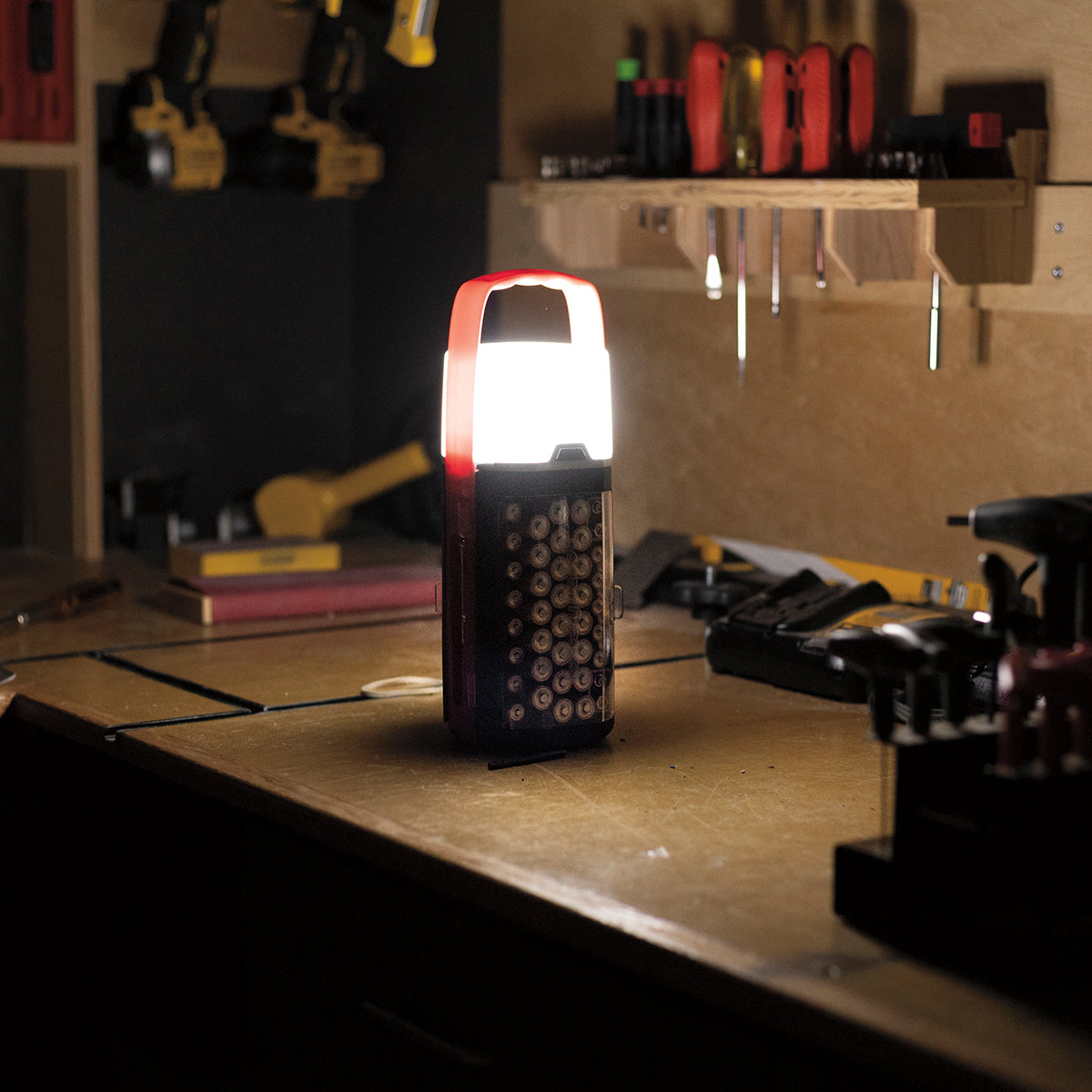 1,000-Lumen Lantern with Battery Storage