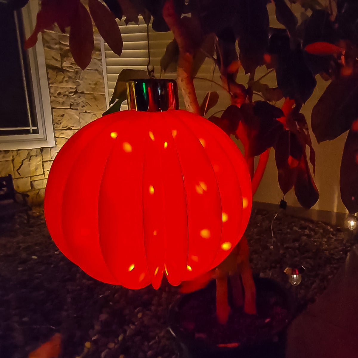 Twinkling LED Orb – Indoor/Outdoor Décor