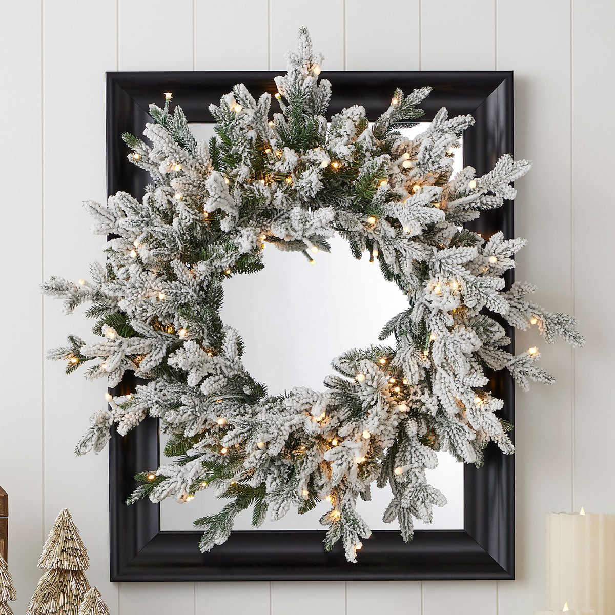 24'' Flocked Pine Wreath, 150 Warm LEDs