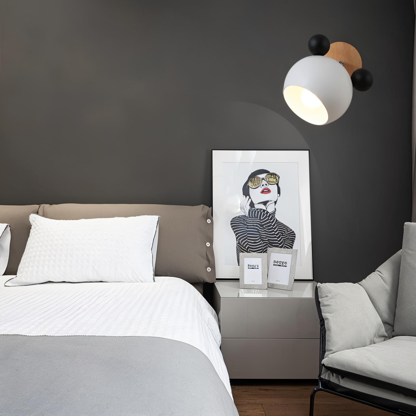 Playful Mouse Wall Lamp for Kids' Rooms