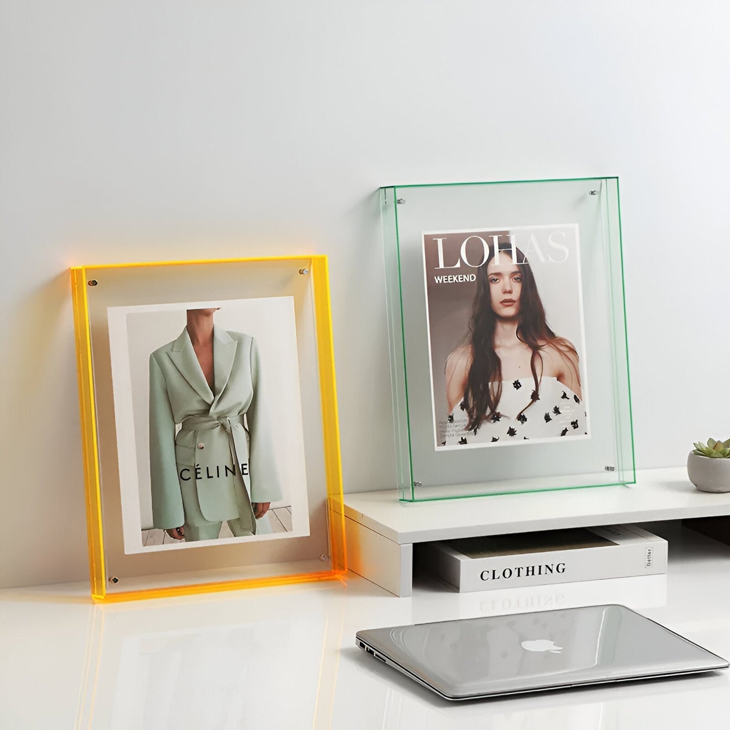Seravina Floating Acrylic Photo Frame