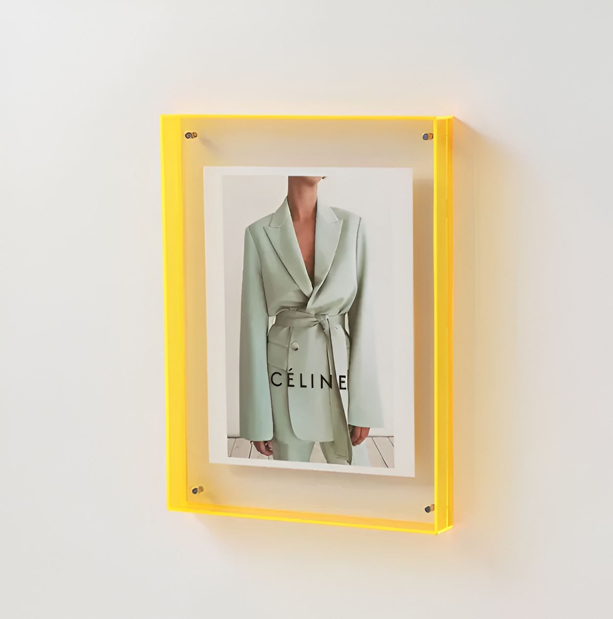 Seravina Floating Acrylic Photo Frame