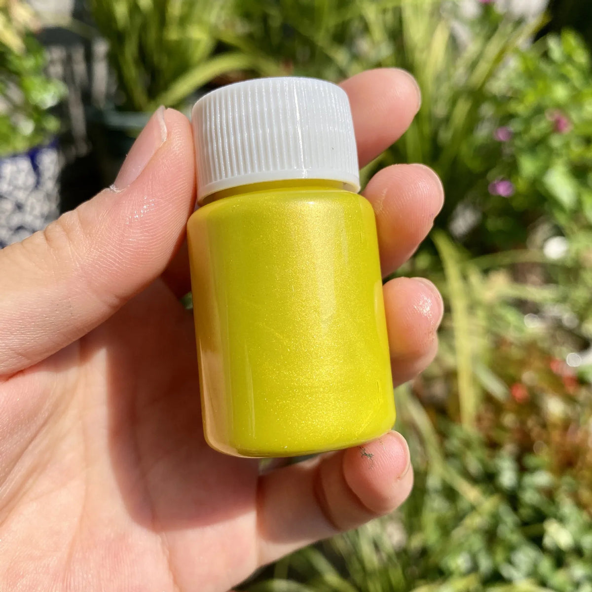Metallic Paint for Statuary & Graffiti Art