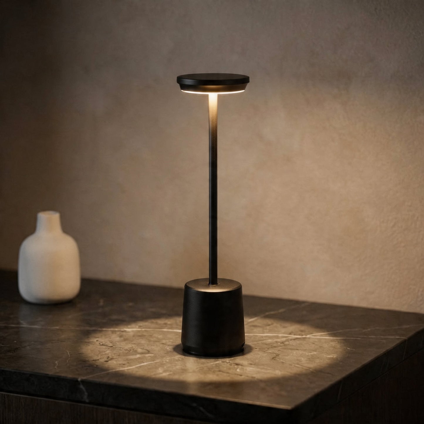 Metal Cordless LED Table Lamp