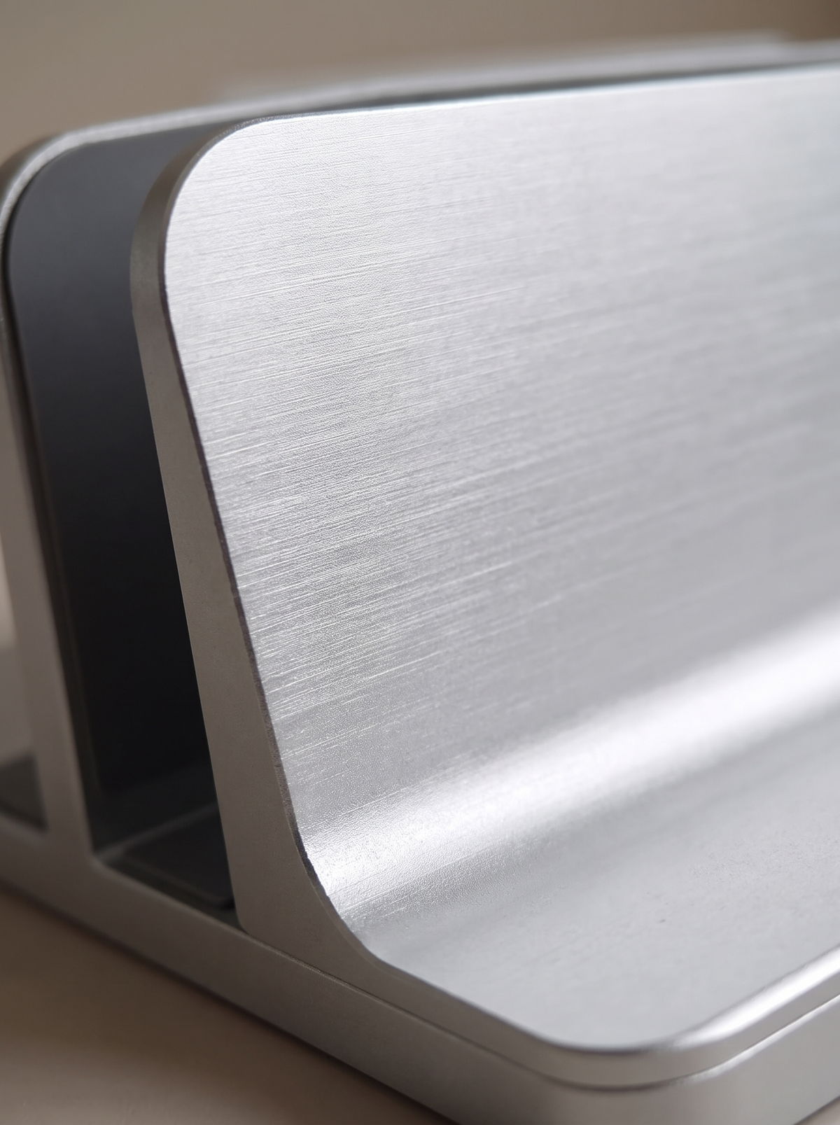 Aluminum Vertical Laptop Stand - Machined Aluminum, Brushed Finish