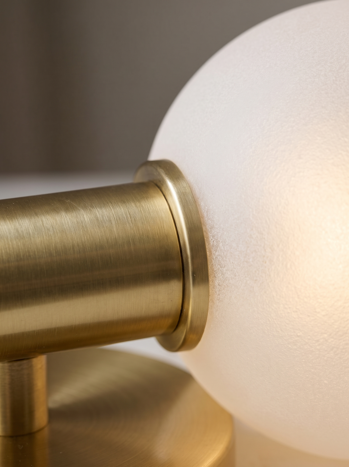 Simple Glass Ball Table Lamp - slot 2